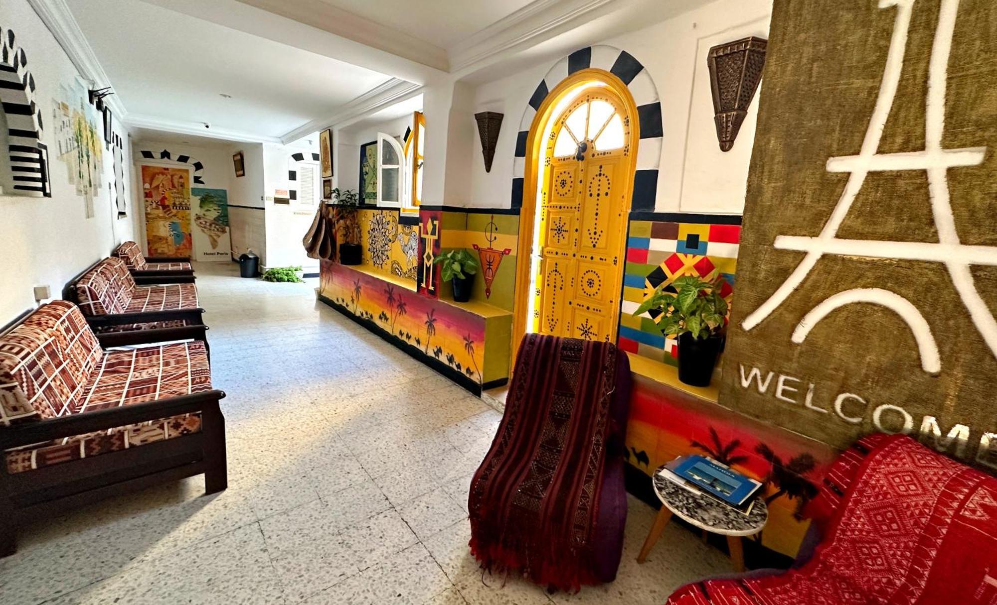 Hotel Paris Сус Екстериор снимка